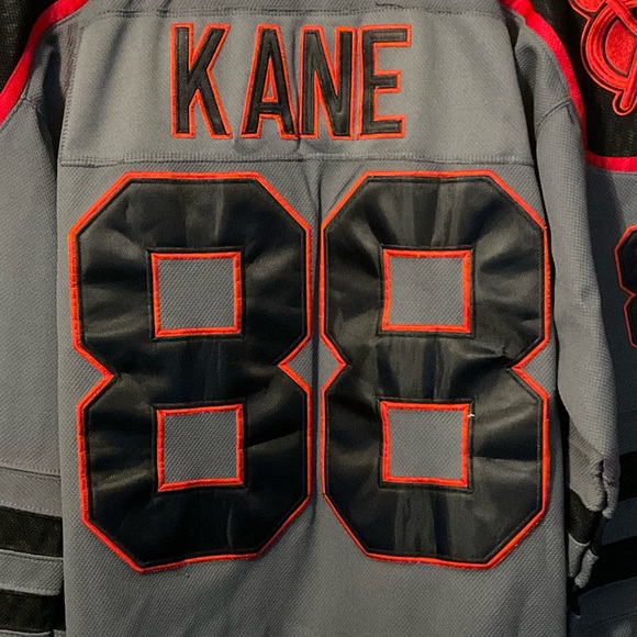 Reebok Chicago Blackhawks Gray and Red Men's Jersey - Kane #88 - Picture 6 of 6